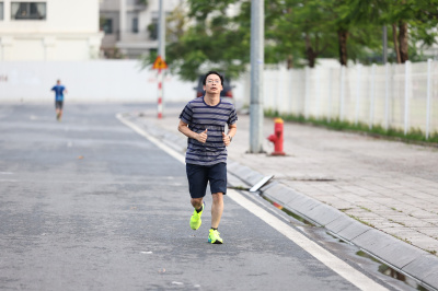 Photo Happy Feet Long Run - The Manor Central Park tuan 56