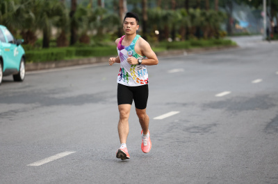 Photo Happy Feet Long Run - The Manor Central Park tuan 56