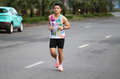 Photo Happy Feet Long Run - The Manor Central Park tuan 56