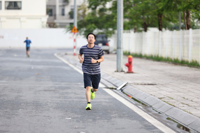 Photo Happy Feet Long Run - The Manor Central Park tuan 56