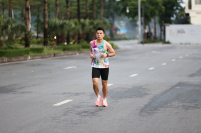 Photo Happy Feet Long Run - The Manor Central Park tuan 56