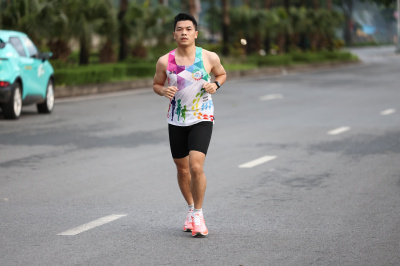 Photo Happy Feet Long Run - The Manor Central Park tuan 56