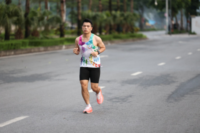 Photo Happy Feet Long Run - The Manor Central Park tuan 56