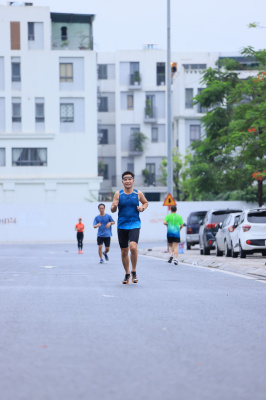 Photo Happy Feet Long Run - The Manor Central Park tuan 57