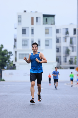 Photo Happy Feet Long Run - The Manor Central Park tuan 57
