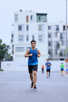 Photo Happy Feet Long Run - The Manor Central Park tuan 57