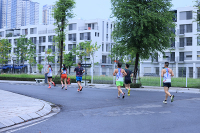 Photo Happy Feet Long Run - The Manor Central Park tuan 57