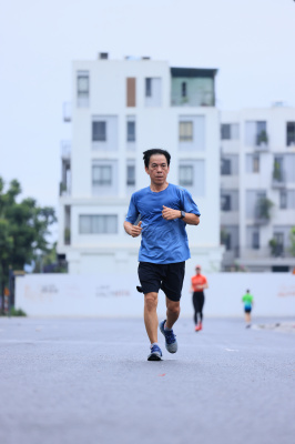 Photo Happy Feet Long Run - The Manor Central Park tuan 57