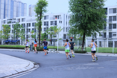 Photo Happy Feet Long Run - The Manor Central Park tuan 57