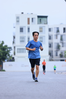 Photo Happy Feet Long Run - The Manor Central Park tuan 57