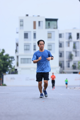 Photo Happy Feet Long Run - The Manor Central Park tuan 57