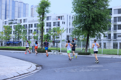 Photo Happy Feet Long Run - The Manor Central Park tuan 57