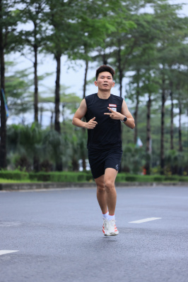 Photo Happy Feet Long Run - The Manor Central Park tuan 57