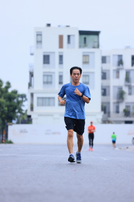 Photo Happy Feet Long Run - The Manor Central Park tuan 57