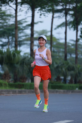 Photo Happy Feet Long Run - The Manor Central Park tuan 59