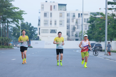 Photo Happy Feet Long Run - The Manor Central Park tuan 59