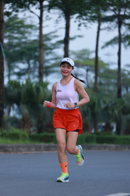 Photo Happy Feet Long Run - The Manor Central Park tuan 59