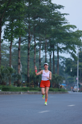 Photo Happy Feet Long Run - The Manor Central Park tuan 59