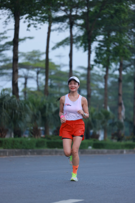 Photo Happy Feet Long Run - The Manor Central Park tuan 59