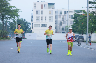 Photo Happy Feet Long Run - The Manor Central Park tuan 59