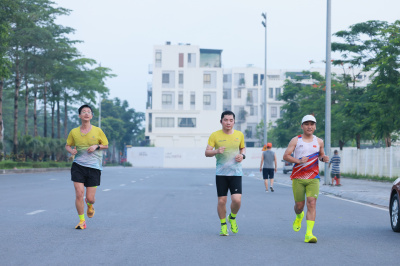 Photo Happy Feet Long Run - The Manor Central Park tuan 59