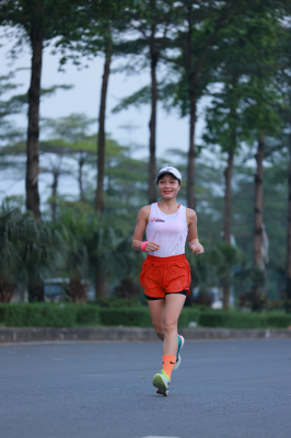 Photo Happy Feet Long Run - The Manor Central Park tuan 59