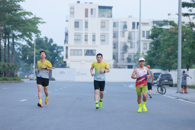 Photo Happy Feet Long Run - The Manor Central Park tuan 59
