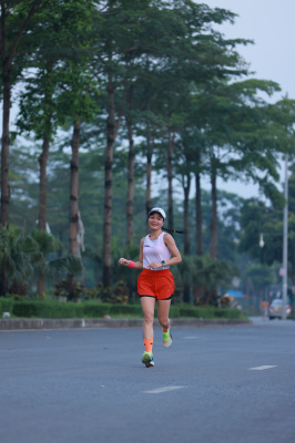 Photo Happy Feet Long Run - The Manor Central Park tuan 59