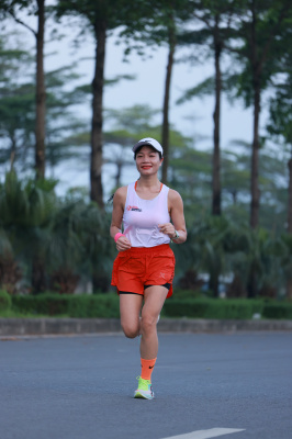 Photo Happy Feet Long Run - The Manor Central Park tuan 59