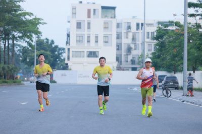 Photo Happy Feet Long Run - The Manor Central Park tuan 59