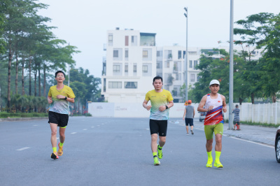 Photo Happy Feet Long Run - The Manor Central Park tuan 59