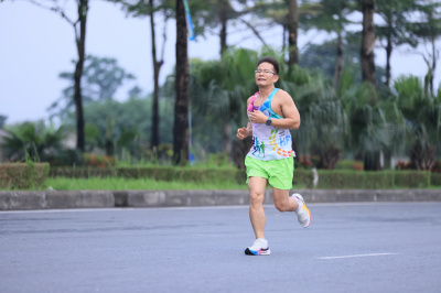 Foto Happy Feet Long Run - The Manor Central Park tuan 62