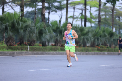Foto Happy Feet Long Run - The Manor Central Park tuan 62
