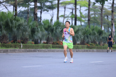 Foto Happy Feet Long Run - The Manor Central Park tuan 62