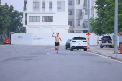 Happy Feet Long Run - The Manor Central Park tuan 63 照片
