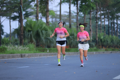Photo Happy Feet Long Run - The Manor Central Park tuan 64