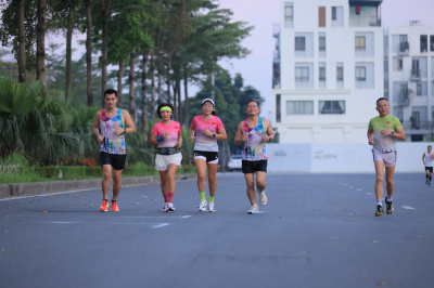 Photo Happy Feet Long Run - The Manor Central Park tuan 64