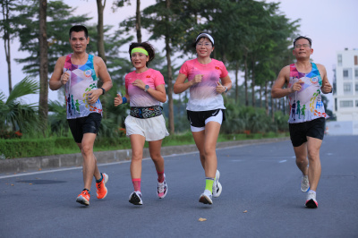Photo Happy Feet Long Run - The Manor Central Park tuan 64