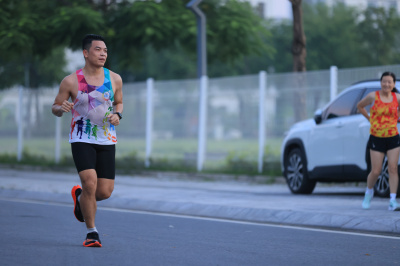 Photo Happy Feet Long Run - The Manor Central Park tuan 64
