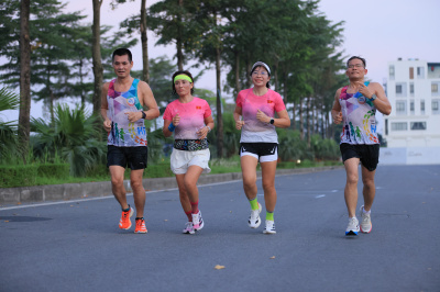Photo Happy Feet Long Run - The Manor Central Park tuan 64