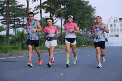Photo Happy Feet Long Run - The Manor Central Park tuan 64