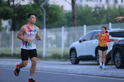 Photo Happy Feet Long Run - The Manor Central Park tuan 64