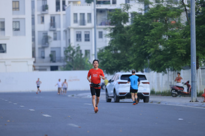 Photo Happy Feet Long Run - The Manor Central Park tuan 64