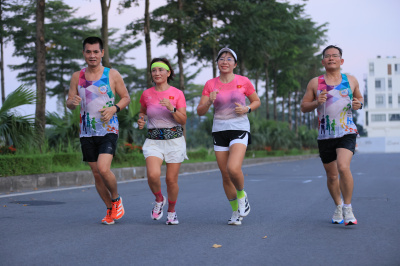 Photo Happy Feet Long Run - The Manor Central Park tuan 64