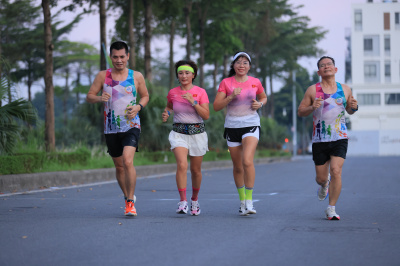 Photo Happy Feet Long Run - The Manor Central Park tuan 64