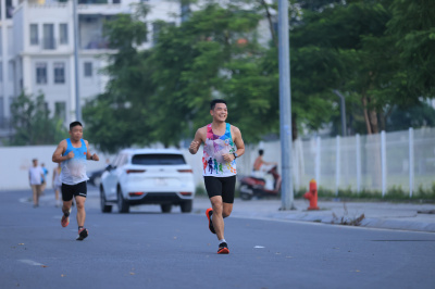 Photo Happy Feet Long Run - The Manor Central Park tuan 64