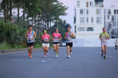 Photo Happy Feet Long Run - The Manor Central Park tuan 64