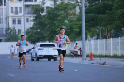 Photo Happy Feet Long Run - The Manor Central Park tuan 64
