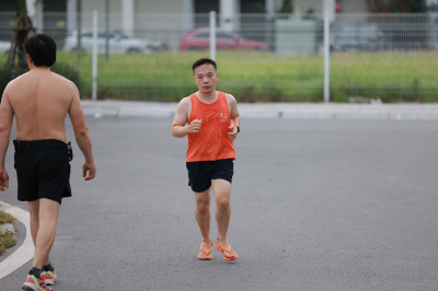 Happy Feet Long Run - The Manor Central Park 65 照片