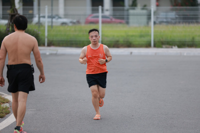 Happy Feet Long Run - The Manor Central Park 65 照片